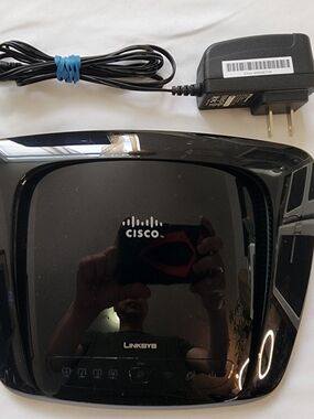 Linksys Cisco Glossy Black Wireless Router - WRT160N V3 11nbg WL-N 4PORT Int Ant